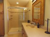 Ensuite north 1st floor bath